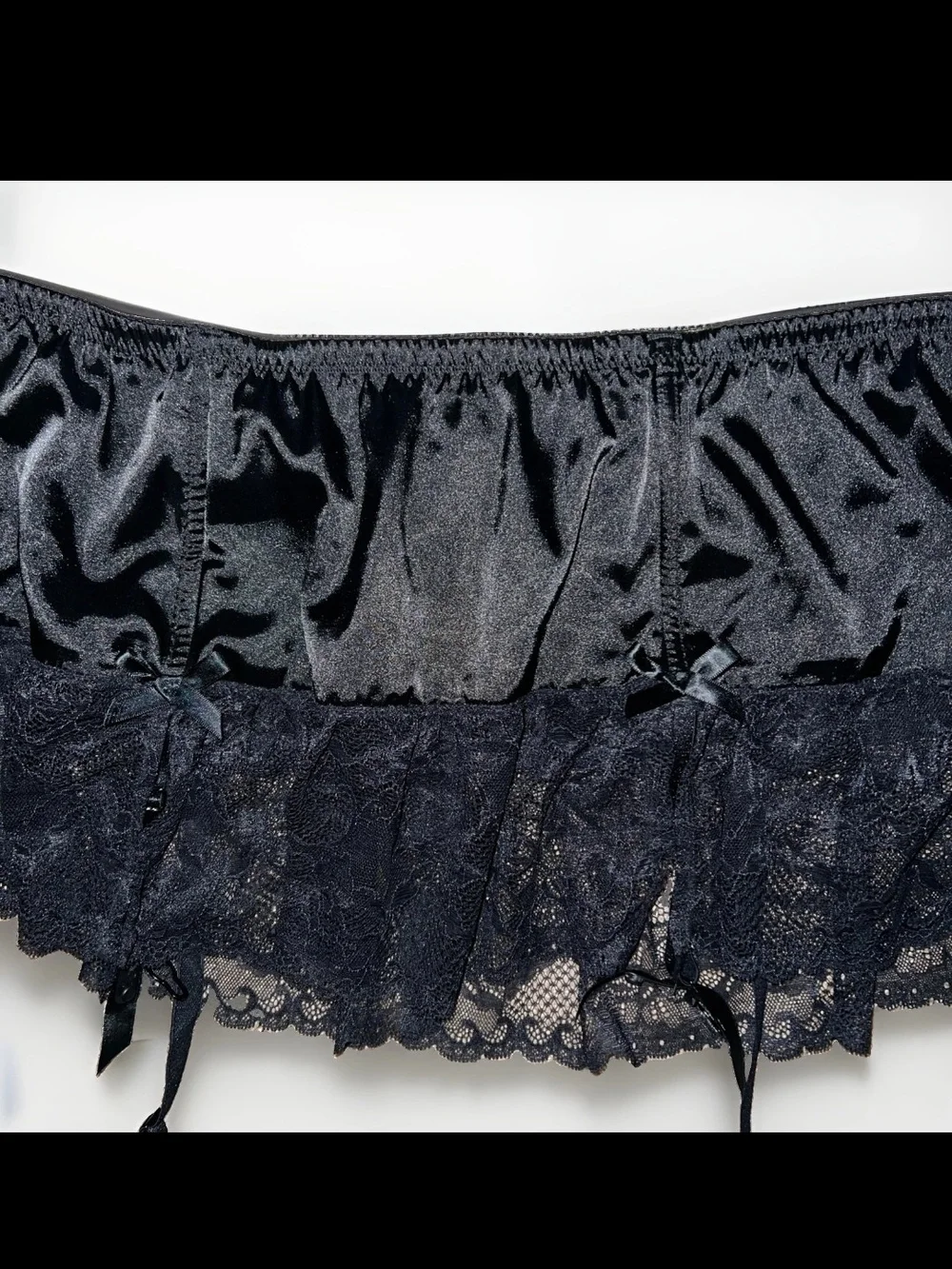Cacique Black Satin And Lace Garter Skirt 26/28 Nwt